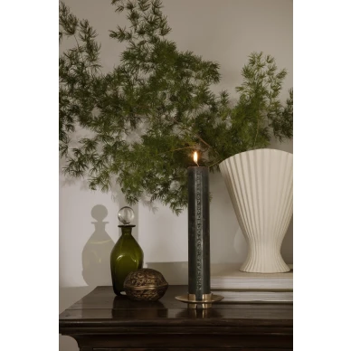 Moderni valkoinen vaasi Fountain vase Ferm Livingilta image