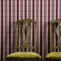 Viininpunainen raidallinen tapetti The Guards Tent 31 68 Langelid von Bromssenilta