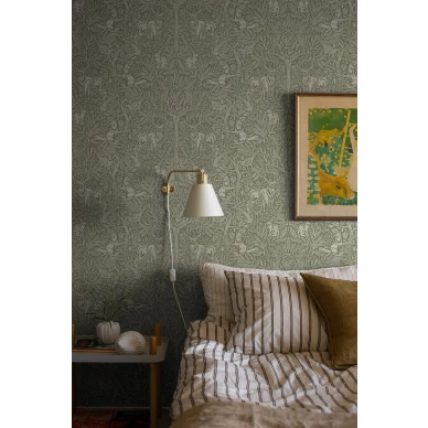 Makuuhuoneen puutapetti Under The Elder Tree Borastapeterilta 2046 image