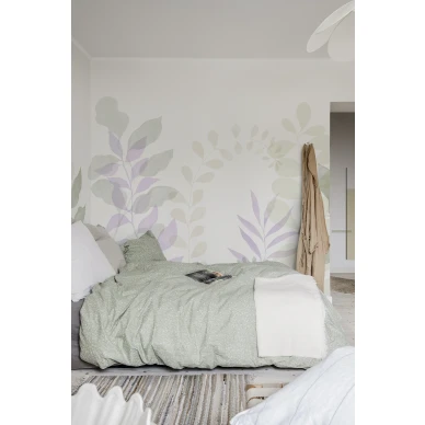 Makuuhuoneen tapetti vaalealla lehtikuviolla Grow Rebel Wallsilta R18381 image