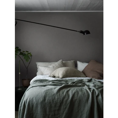 Tummanharmaa tapetti makuuhuoneeseen Borastapeterilta Dim Linen 4322 image