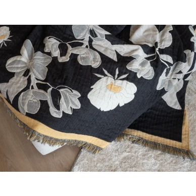 Villaviltti kukkakuviolla Johanna Ostrobothniasarjasta image