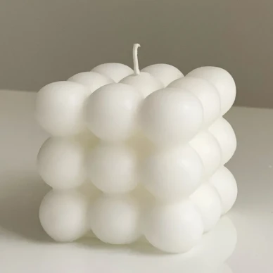 Bubbel kupliva valkoinen kynttila ruotsalaiselta Vekelta image