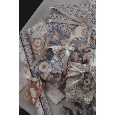 Kauniit lahjapaperiarkit Mrs MIghettolta image