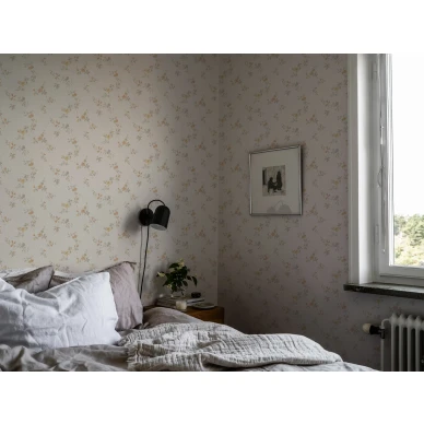 Beige kukkatapetti makuuhuoneeseen Durolta Kerstin 525 02 image