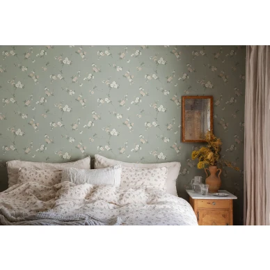 Makuuhuoneen vihrea kukkatapetti Sandbergilta Engla S10188 image