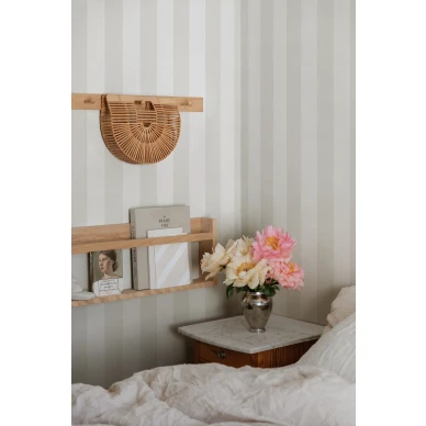 Makuuhuoneen raidallinen tapetti Sam Sandbergilta S10197 image