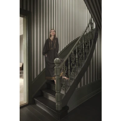 S10698 interior1 image