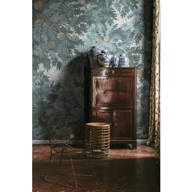 Suurikuvioinen kuusitapetti Spruce Forest Rebel Wallsilta R19237 image