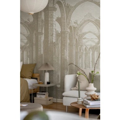 Beige vanhan tyylinen kuvatapetti Gothic Arches Rebel Wallsilta R19222 image