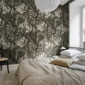 Suurikuvioinen kukkatapetti makuuhuoneeseen Dazzling Foliage Rebel Wallsilta R19208