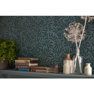 Tummansininen lehtitapetti Emerys Willow 217183 William Morrisilta image