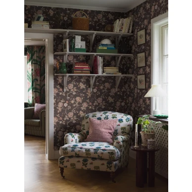 Ruskea kukkatapetti Rosentrad Borastapeterilta 4827 image