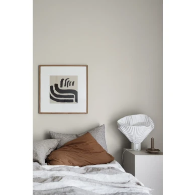 Beige makuuhuoneen ykisvarinen tapetti Sten Sandbergilta S10314 image