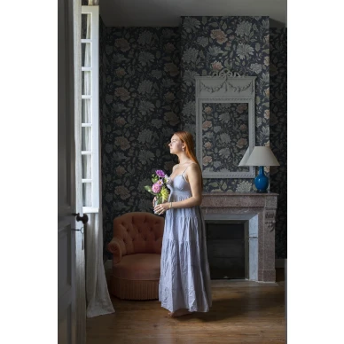 Olohuoneen romanttinen kukkatapetti Annabelle Sandbergilta S10263 image