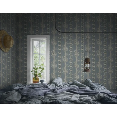 Makuuhuoneen sininen raidallinen tapetti Alexandra Sandbergilta S10250 image