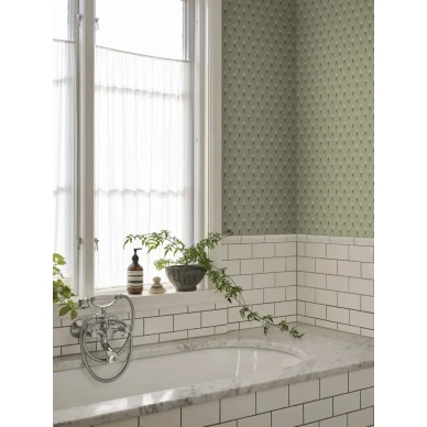 S10374 Betty vihrea kukktapetti keittiossa Sandberg image