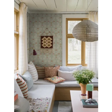 5820 Isolde Roomshot 3 image