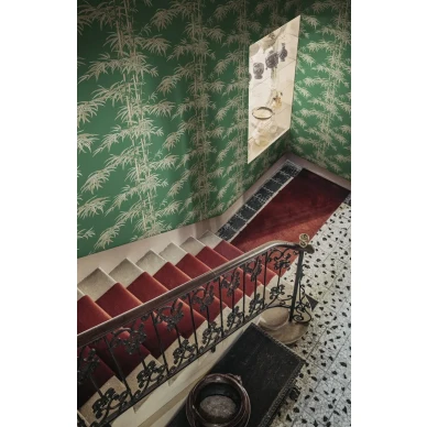 S10445 interior1 image