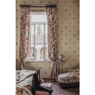 S10438 interior1 image