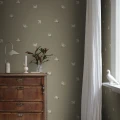 S10626 Frida Olive Green Sandberg Wallpaper interior3 1415x2100 c091bb77 6cf8 4c8a bee9 f46f09e05222