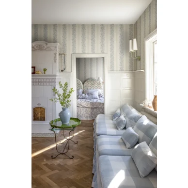 S10823 interior1 image