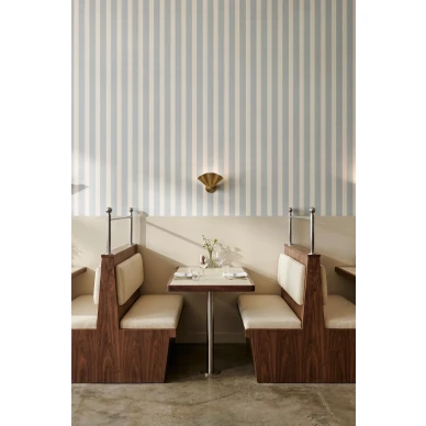 S10749_interior3 image