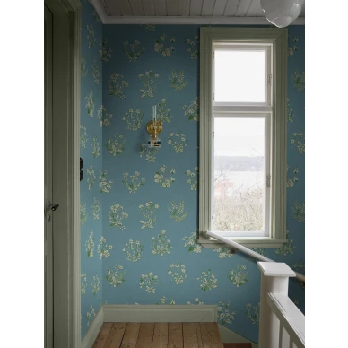 9953W_DitsyFlower_Roomshot_1_Staircase image