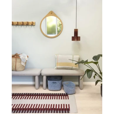 mellow kankainen penkki eteisessa image