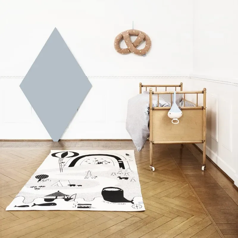 oyoy-mr-megalodon-adventure-mustavalkoinen-lastenhuoneenmatto%20(1).jpg